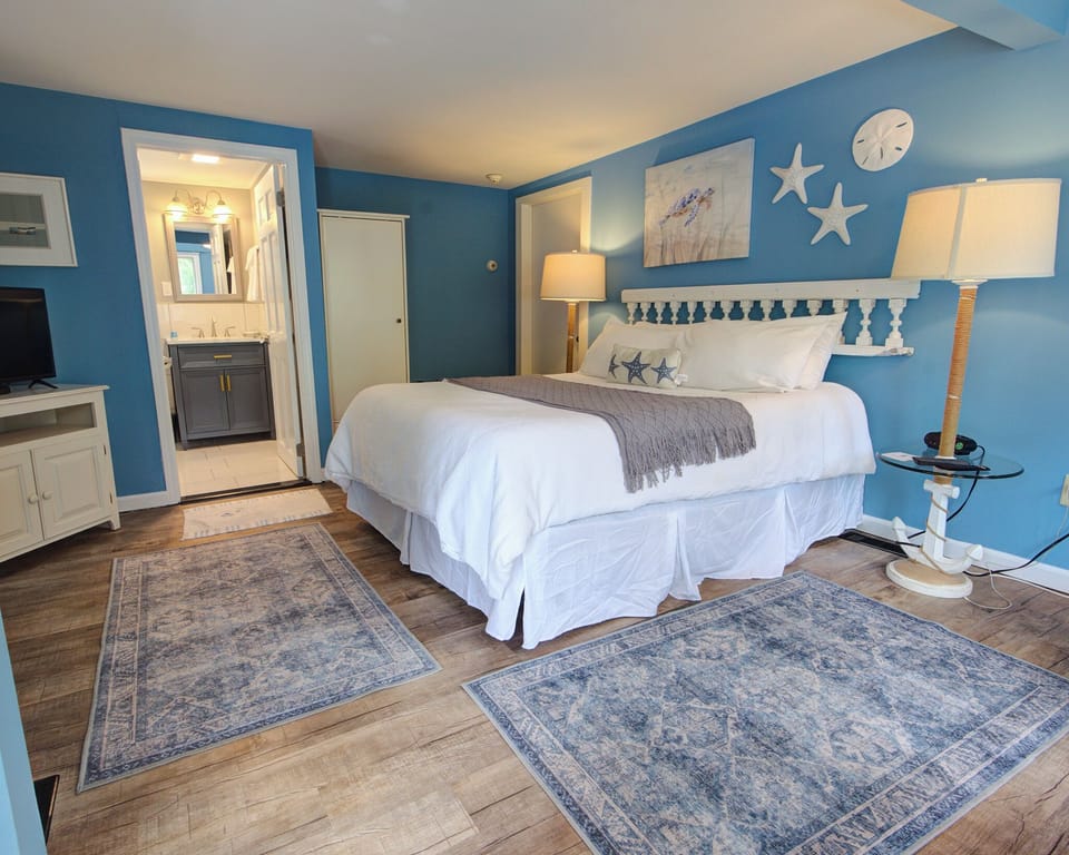 The Seahorse (Pet Friendly) | Premium bedding, WiFi (free), bed sheets