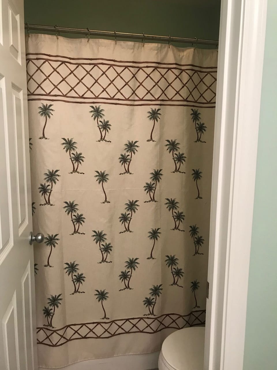 Hall bath 