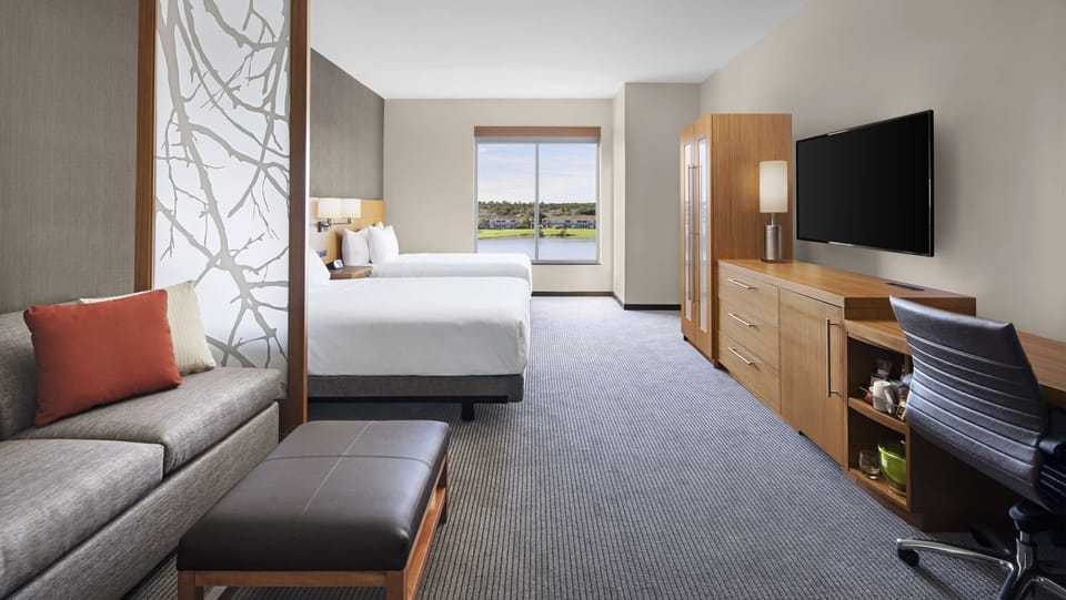 Room, Accessible, Bathtub (2 Queenbed & 1 Sofabed) | 1 bedroom, in-room safe, desk, blackout drapes