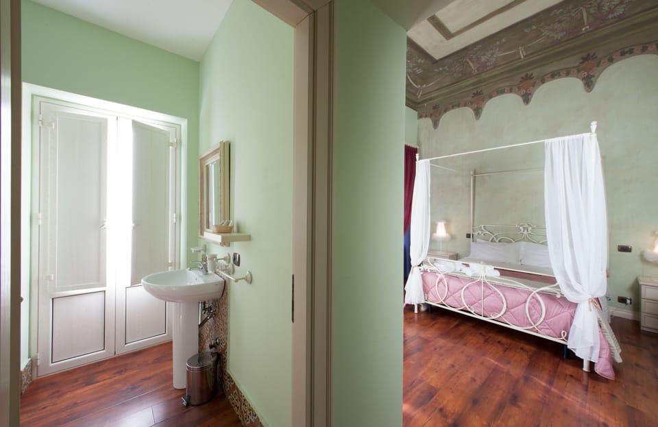 Double Room, Sea View (King) | Bathroom | Towels