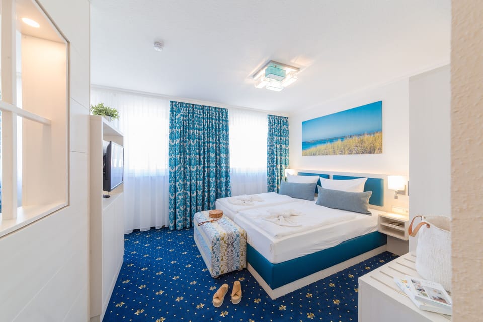 Junior Studio Suite | Desk, laptop workspace, free WiFi, bed sheets