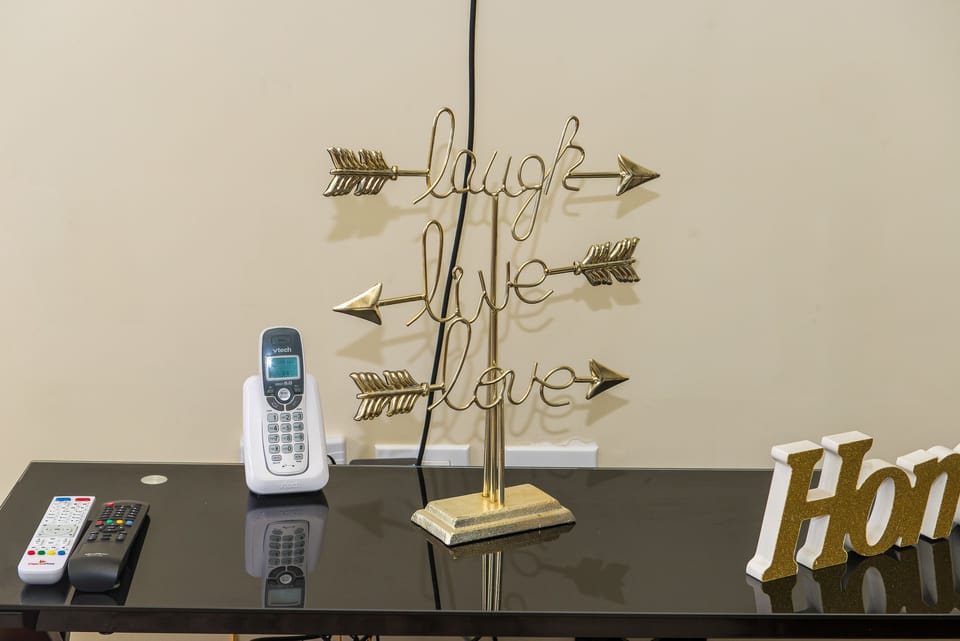 City Apartment, 2 Bedrooms | Room amenity