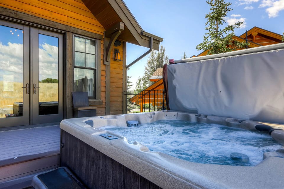 Private hot tub