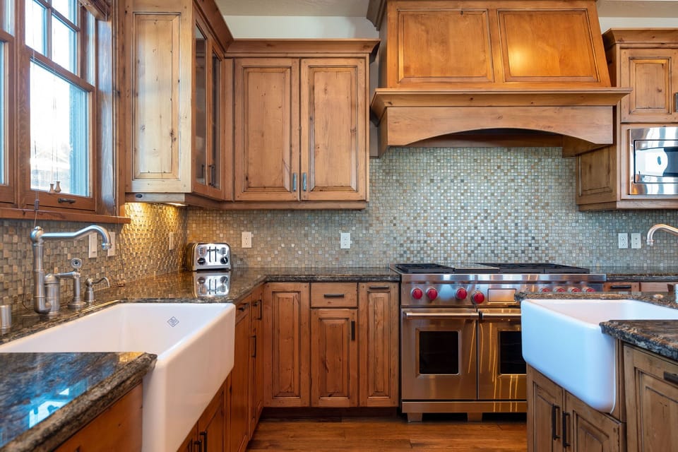 Fully equipped chef's kitchen