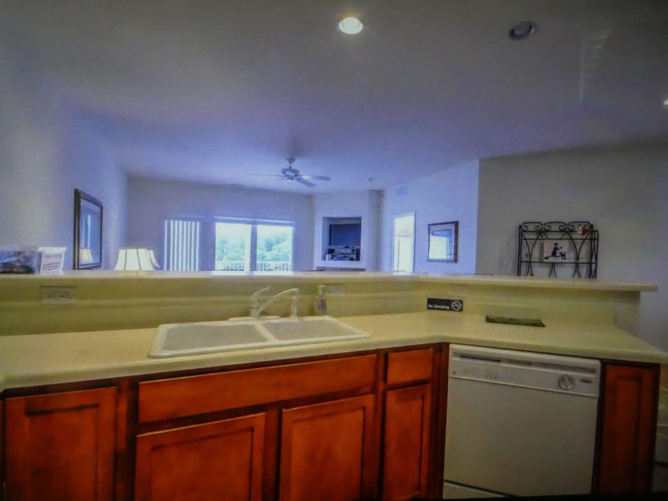 Deep Sinks