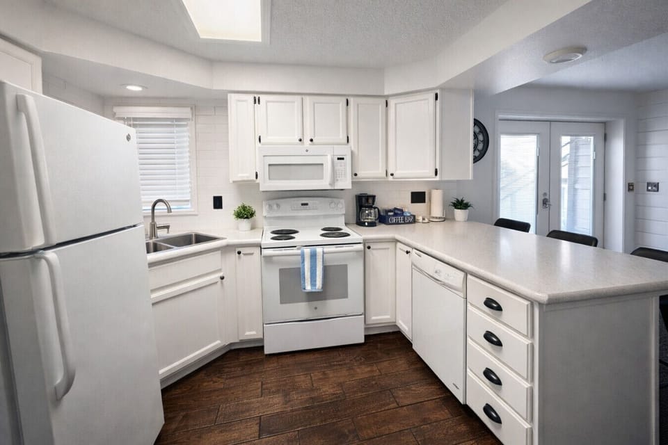 Kitchen | Full Size Appliances
