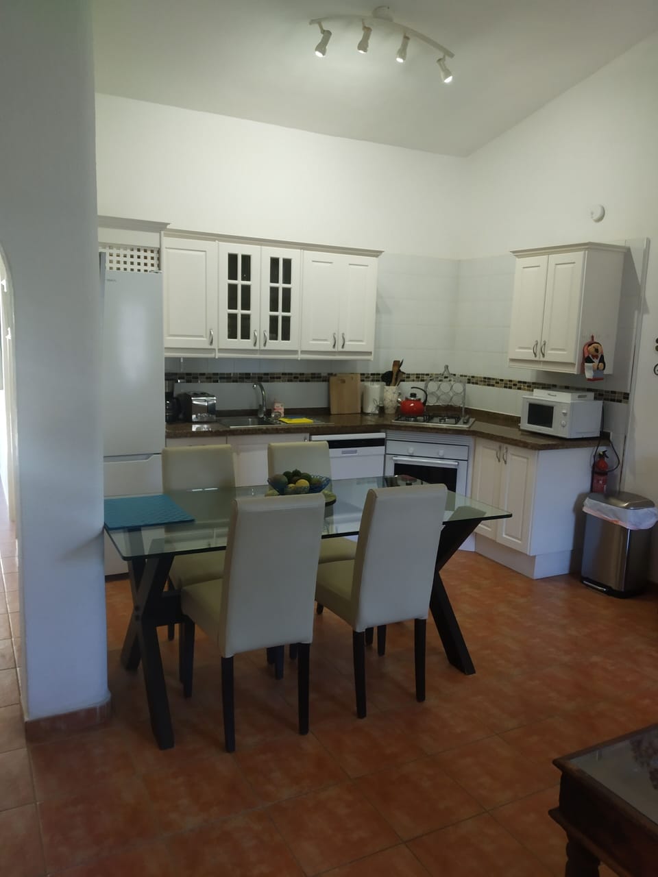 fully equipped kitchen with dishwasher, microwave and washing machine &
airfryer