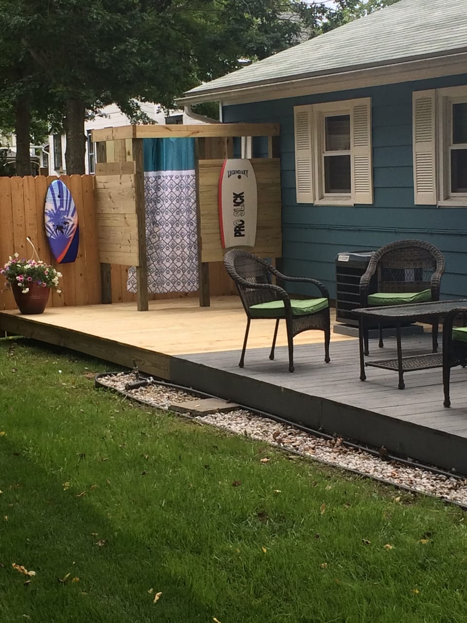 Great back deck with outdoor shower!