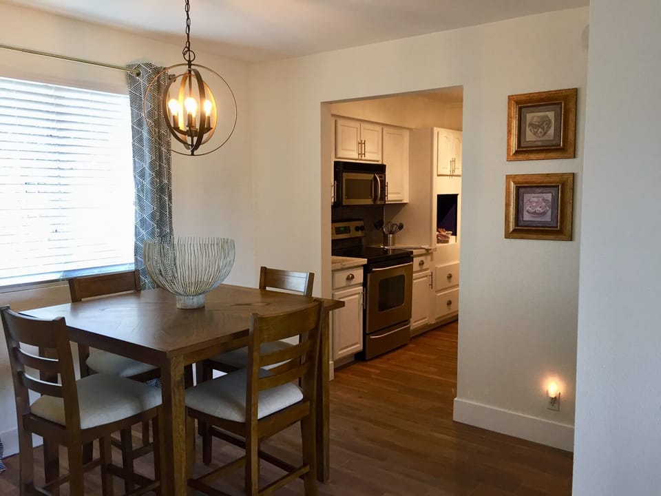 Tasteful dining area for 4