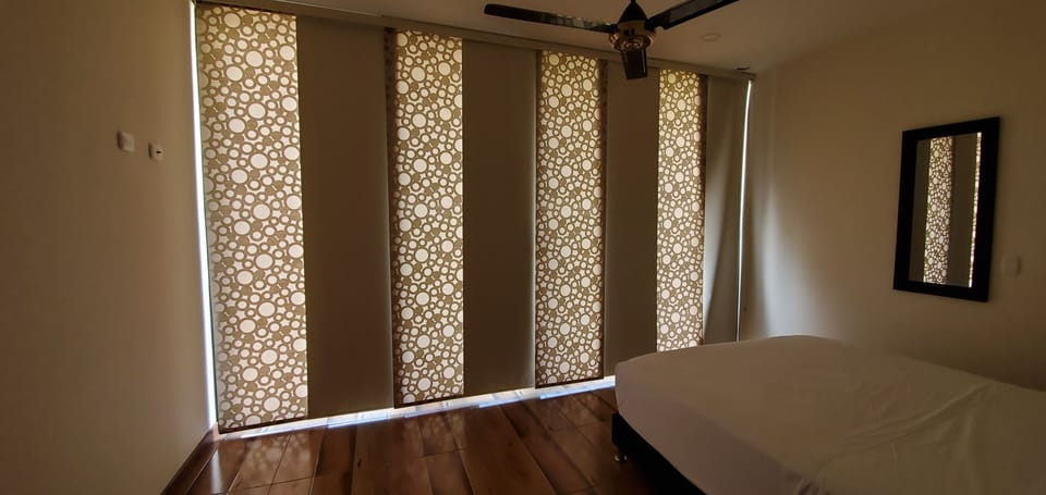Room 2 with pool access
