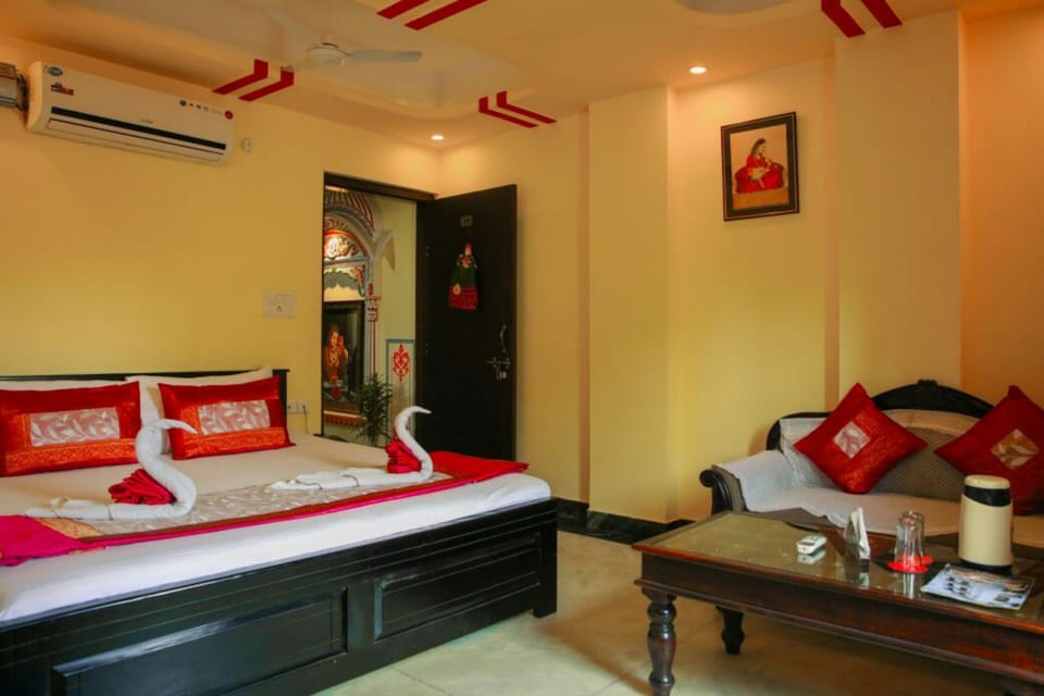 Family Room | Egyptian cotton sheets, premium bedding, down comforters