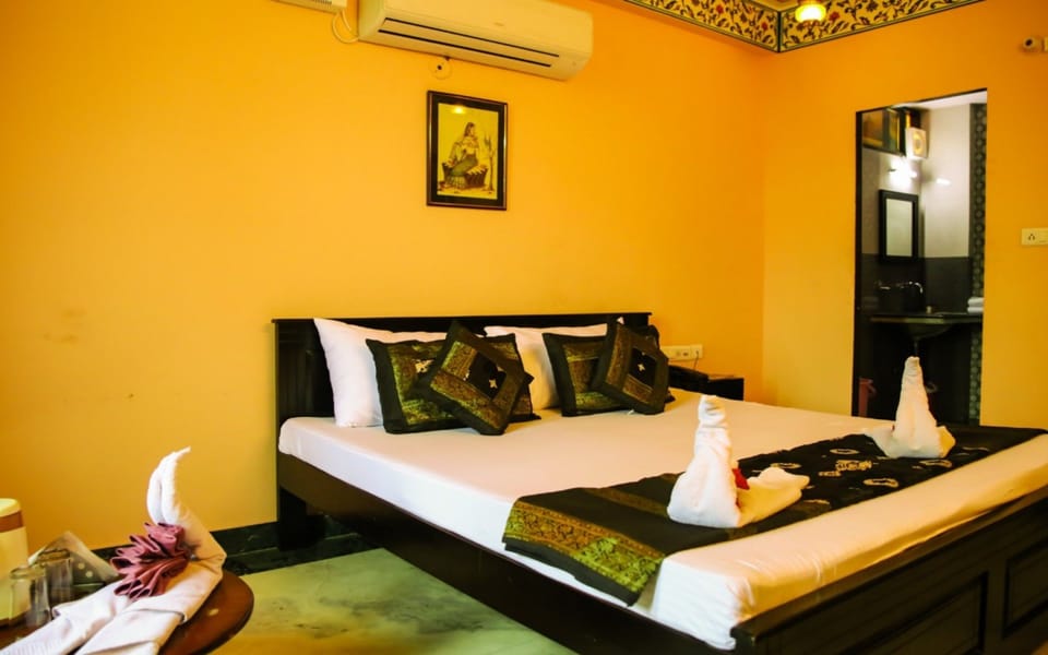 Deluxe Double Room | Egyptian cotton sheets, premium bedding, down comforters