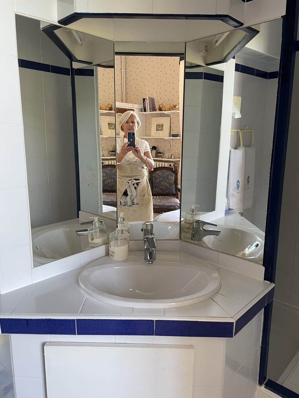 Comfort Double Room, 1 Queen Bed, Park View | Bathroom | Shower, free toiletries, hair dryer, towels