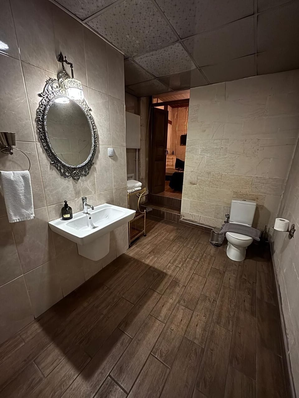 Shower, free toiletries, hair dryer, slippers
