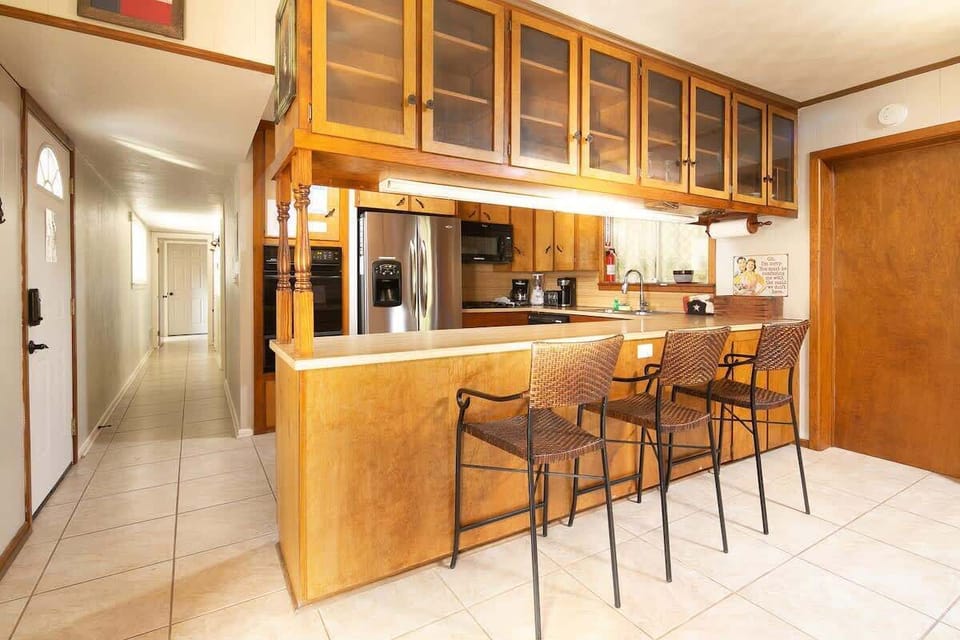 Large island for extra seating 