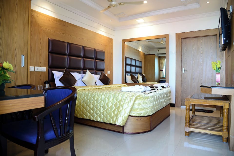 Executive Double Room, 1 Bedroom, Non Smoking, Ocean View | 1 bedroom, in-room safe, desk, free WiFi