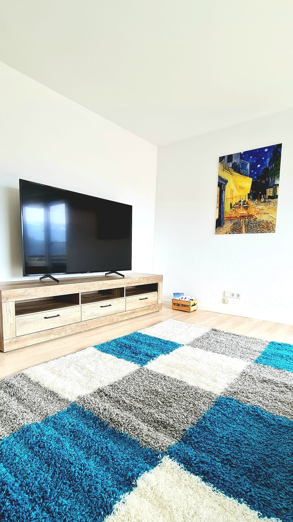 Luxury Apartment, 1 Bedroom, Balcony, Mountain View | Living area | Flat-screen TV