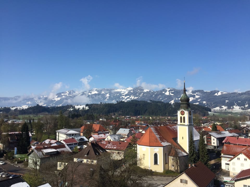 centrally located, modernly furnished 2 rooms apartment (64 m²) | View from room