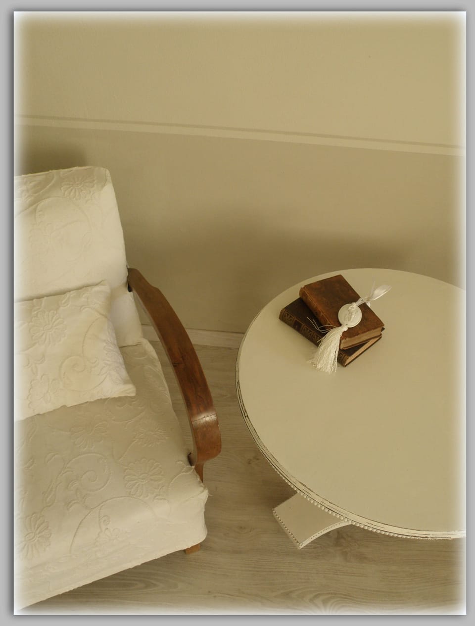 Romantic Double Room, 1 King Bed, Non Smoking, Mountain View | Free WiFi, bed sheets