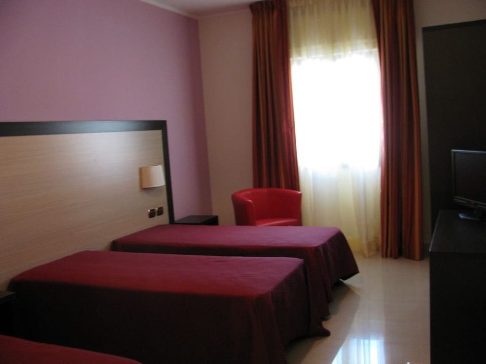 Minibar, soundproofing, free WiFi, bed sheets