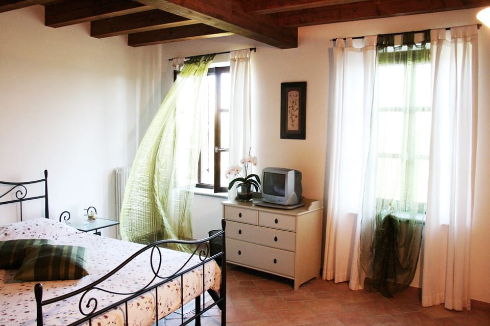 Deluxe Double Room (Moscato) | In-room safe, blackout drapes, free cribs/infant beds, free WiFi