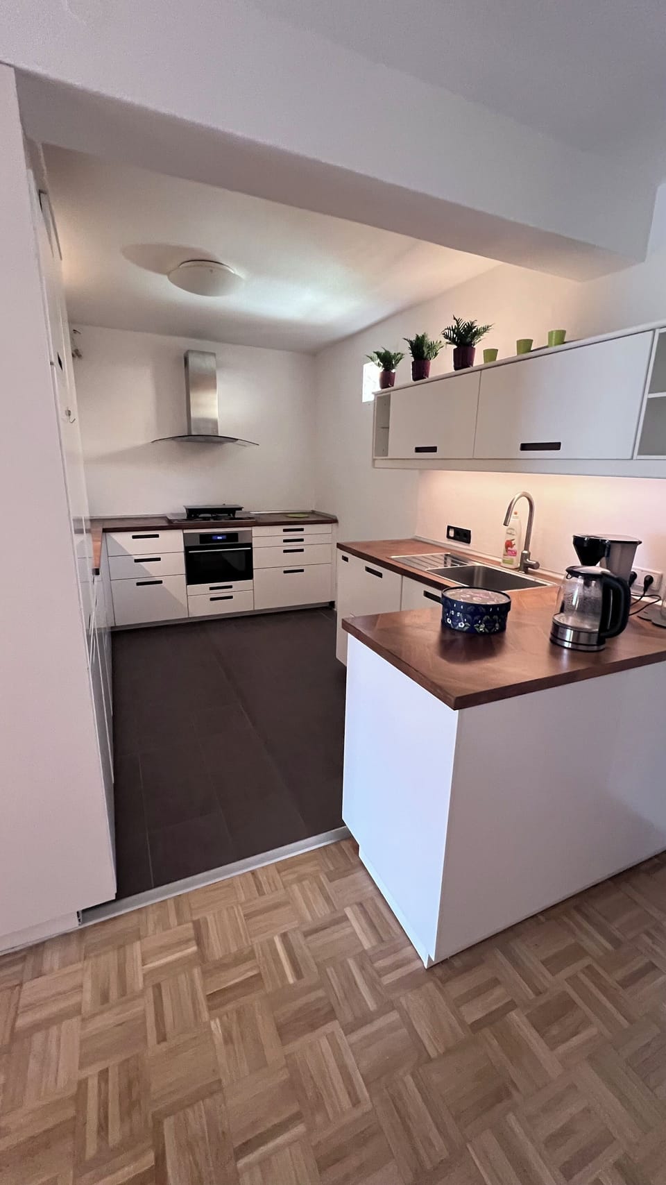 Comfort Condo | Private kitchen | Oven, stovetop, dishwasher, espresso maker