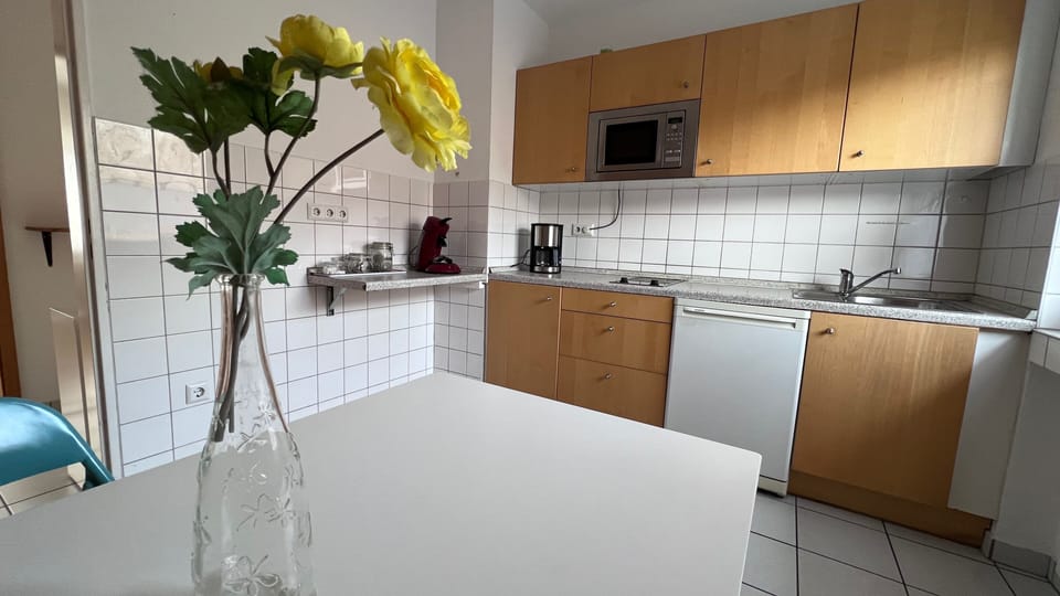 Standard Apartment, 3 Bedrooms, Non Smoking | Private kitchen | Oven, stovetop, dishwasher, espresso maker
