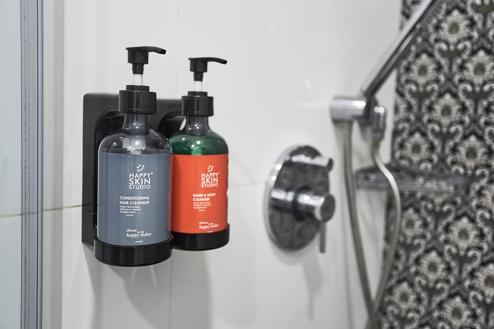 Superior Room (No Windows) | Bathroom | Shower, free toiletries, hair dryer, towels