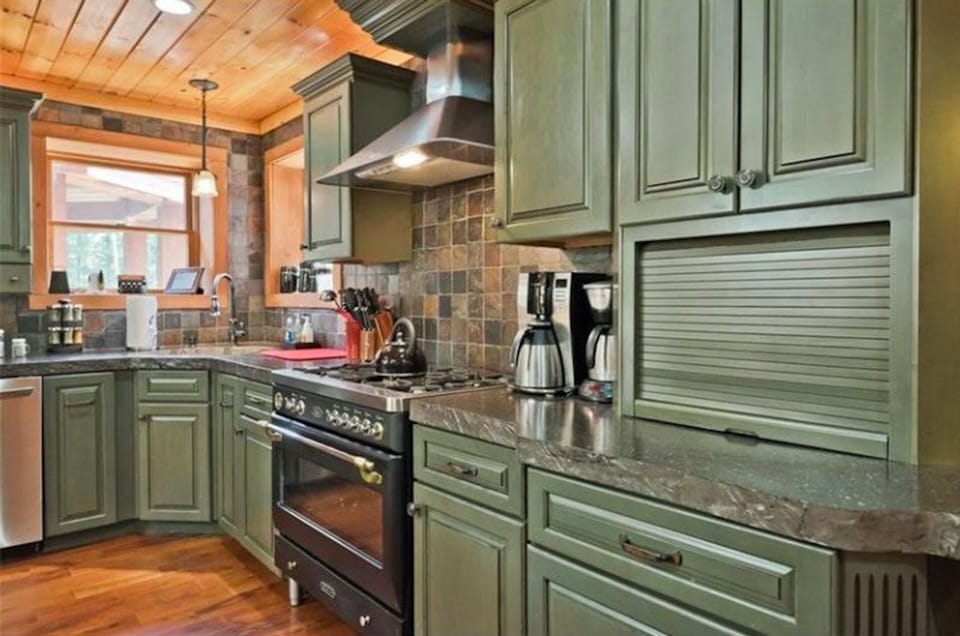 Kitchen with oversized 6 burner stove and two ovens, fully stocked w/ appliance
