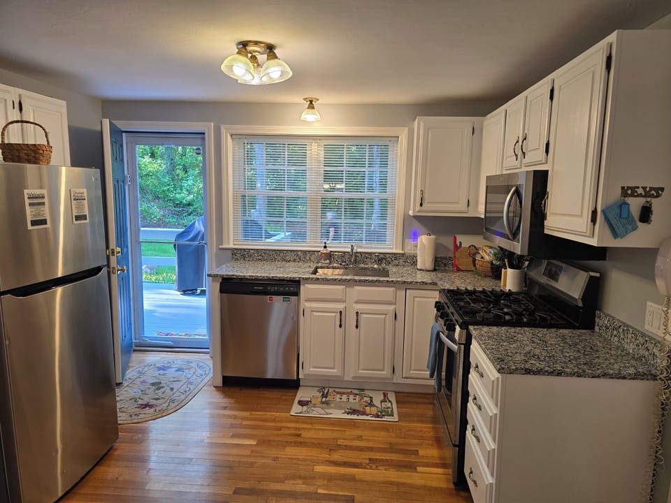 Kitchen renovated in 2025. Fully equipped. Stainless steel appliances