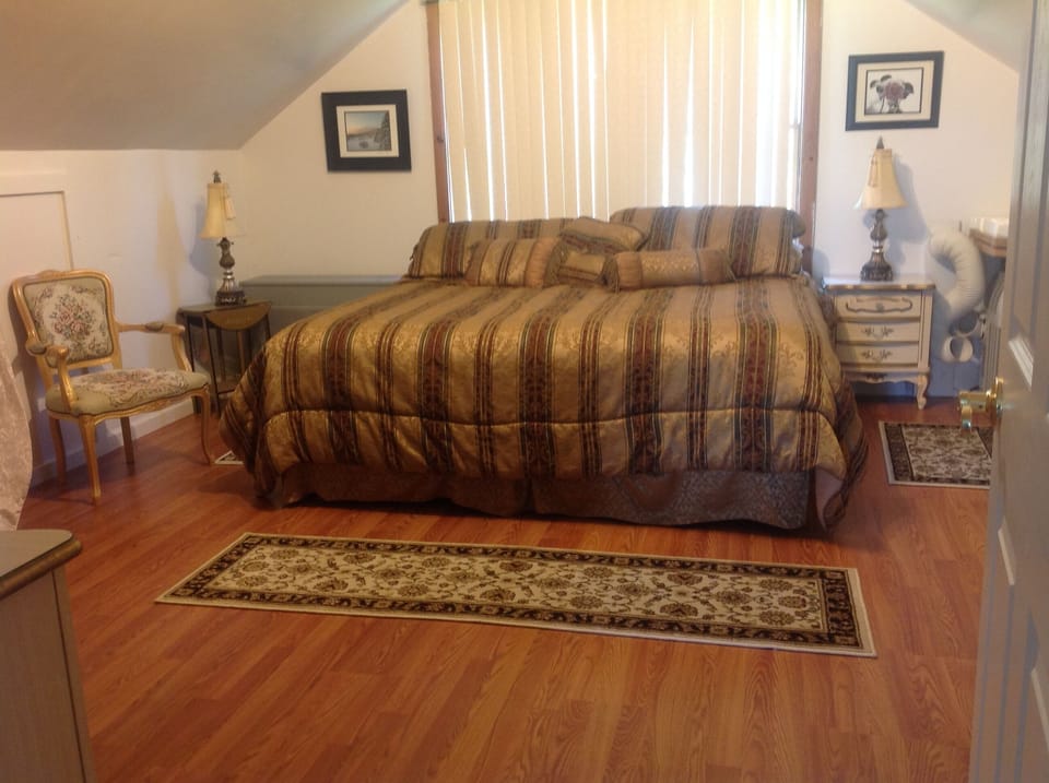 Master bedroom with king size bed