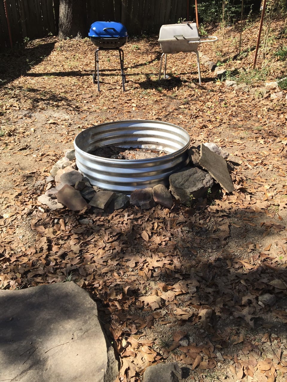 Fire pit, bring your own wood please.
