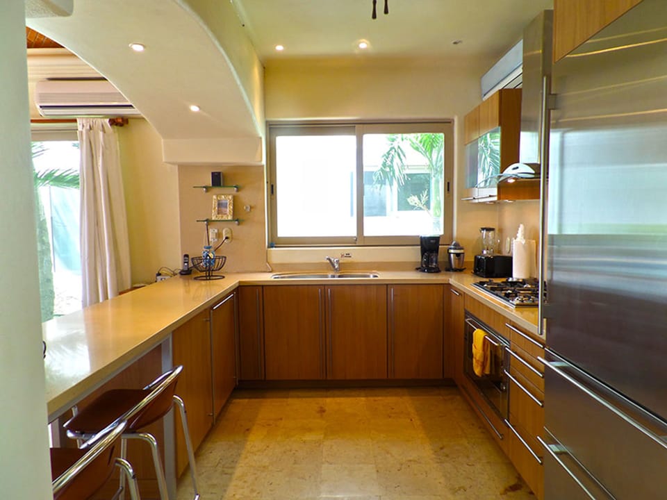 Villa, 4 Bedrooms | Private kitchen | Full-size fridge, microwave, oven, stovetop