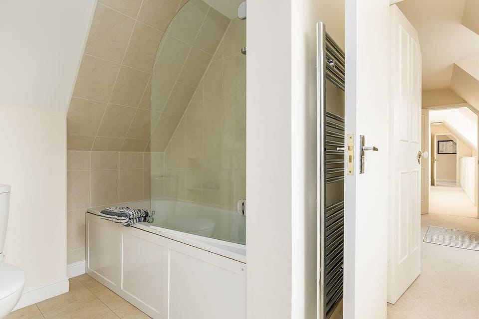 West bath/shower