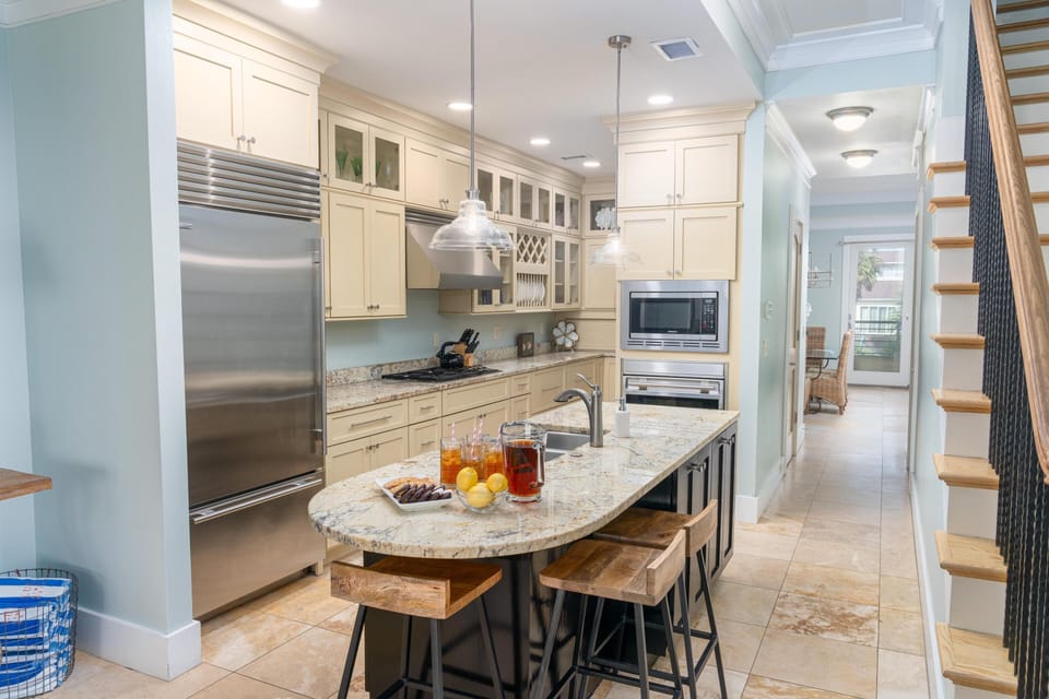 Full stocked kitchen