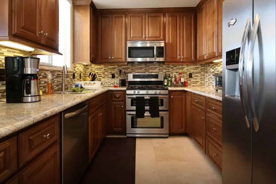 2nd Floor: Kitchen - Well Stocked | 10-cup Coffee Maker | Dishwasher | Dual Oven