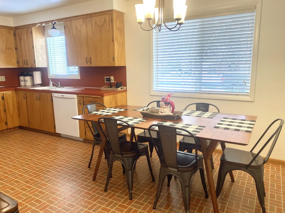 Kitchen/Dining