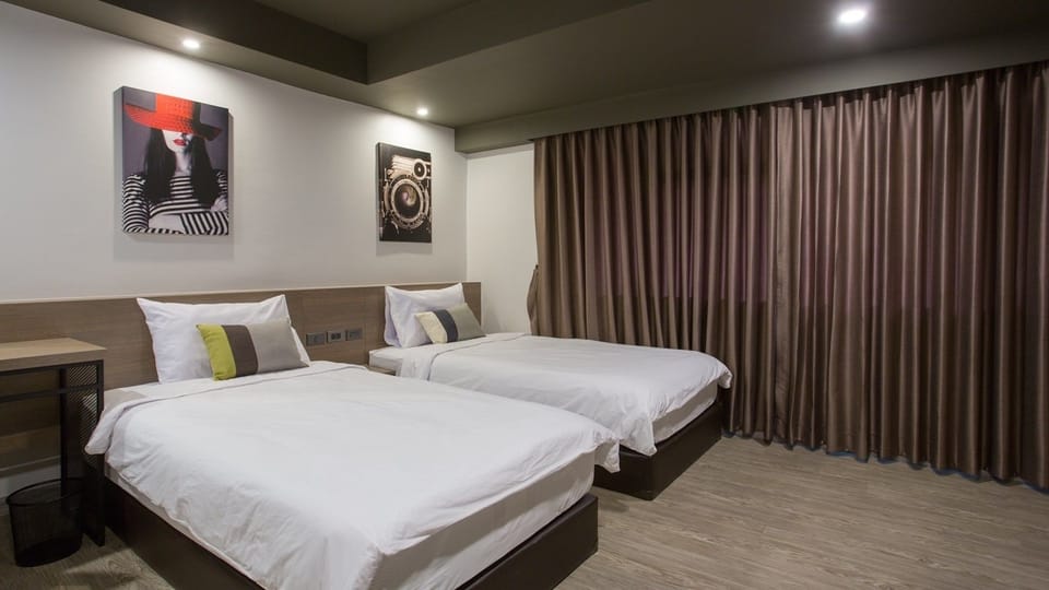 Basic Twin Room | Free minibar, in-room safe, blackout drapes, free WiFi