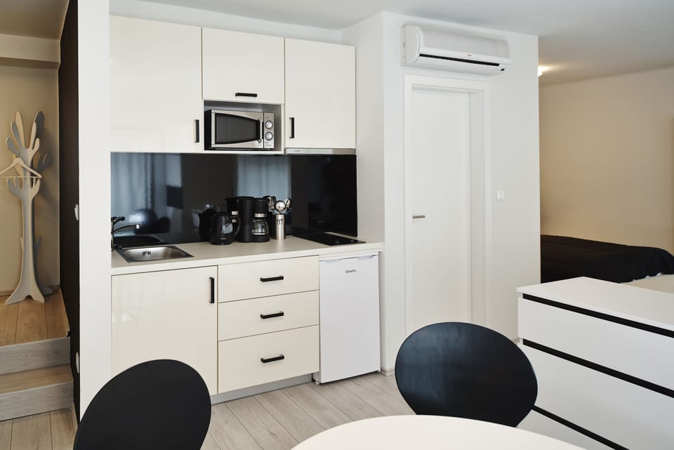 Private kitchenette