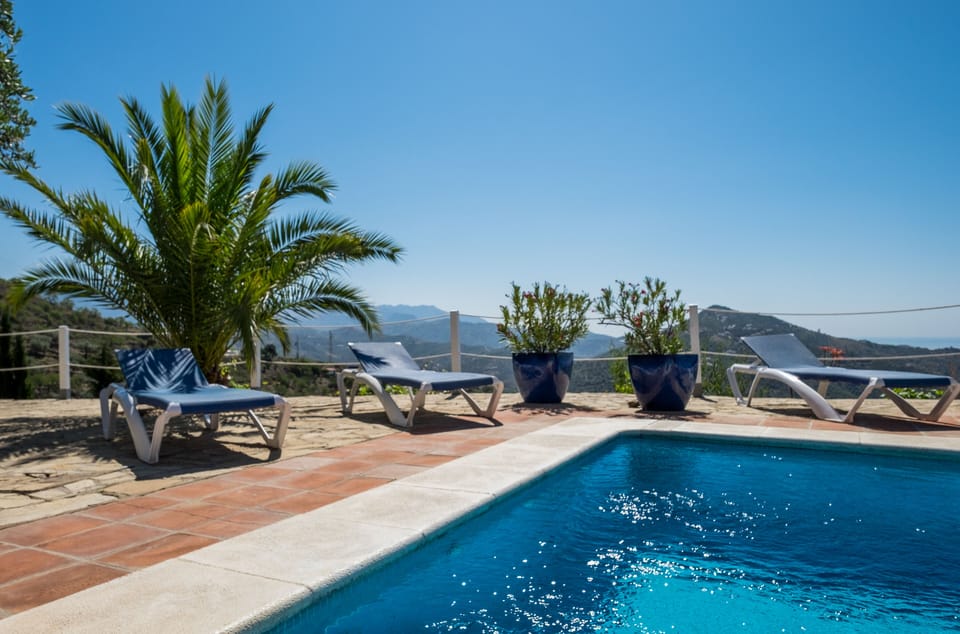 Private pool in quiet spot with incredible sea and mountain view.