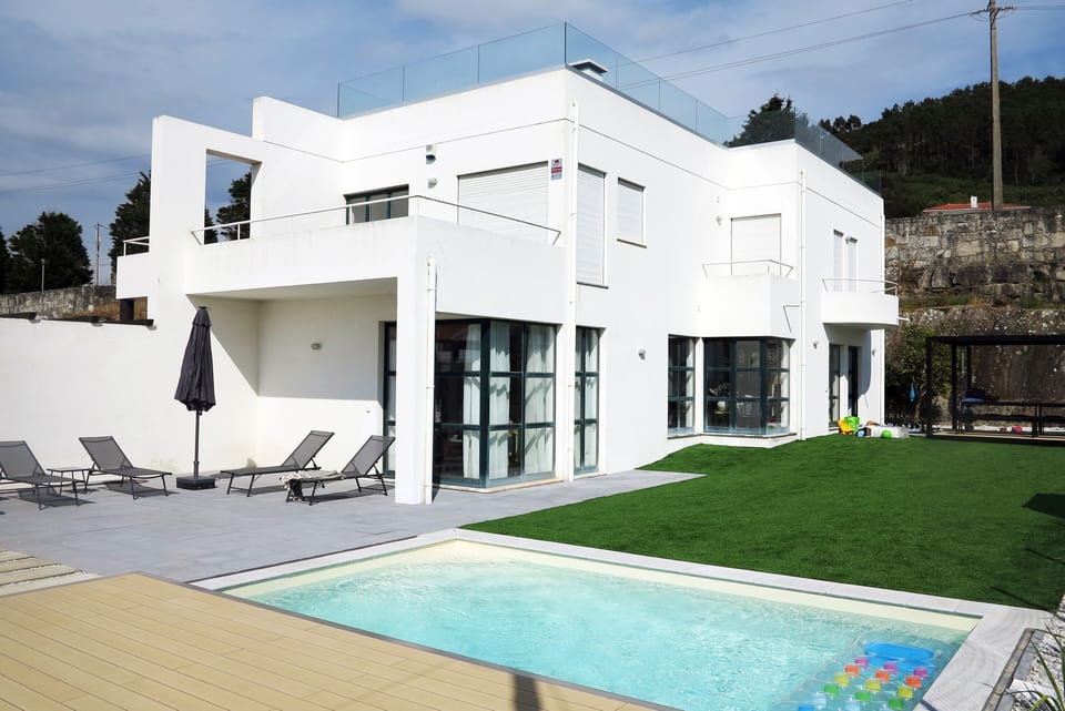Modern villa with a fantastic sea views and swimming pool 