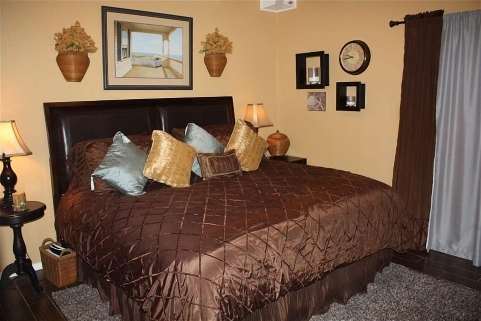 Master Bedroom with King Bed & 44" LCD TV