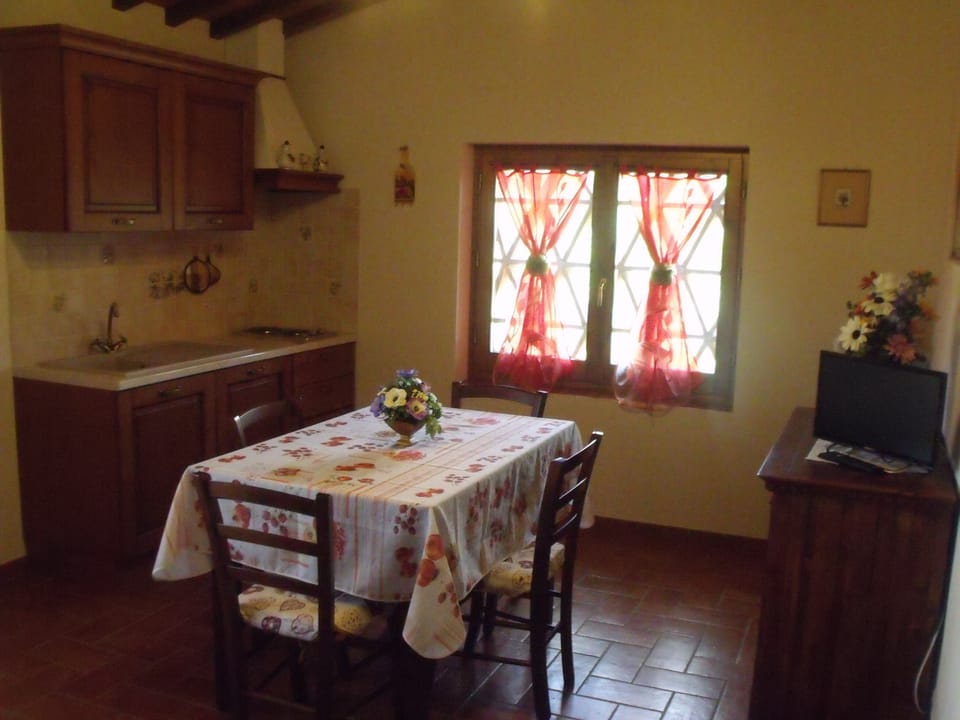 Family Apartment, 1 Bedroom, Kitchenette (L'Oliveta) | Living room