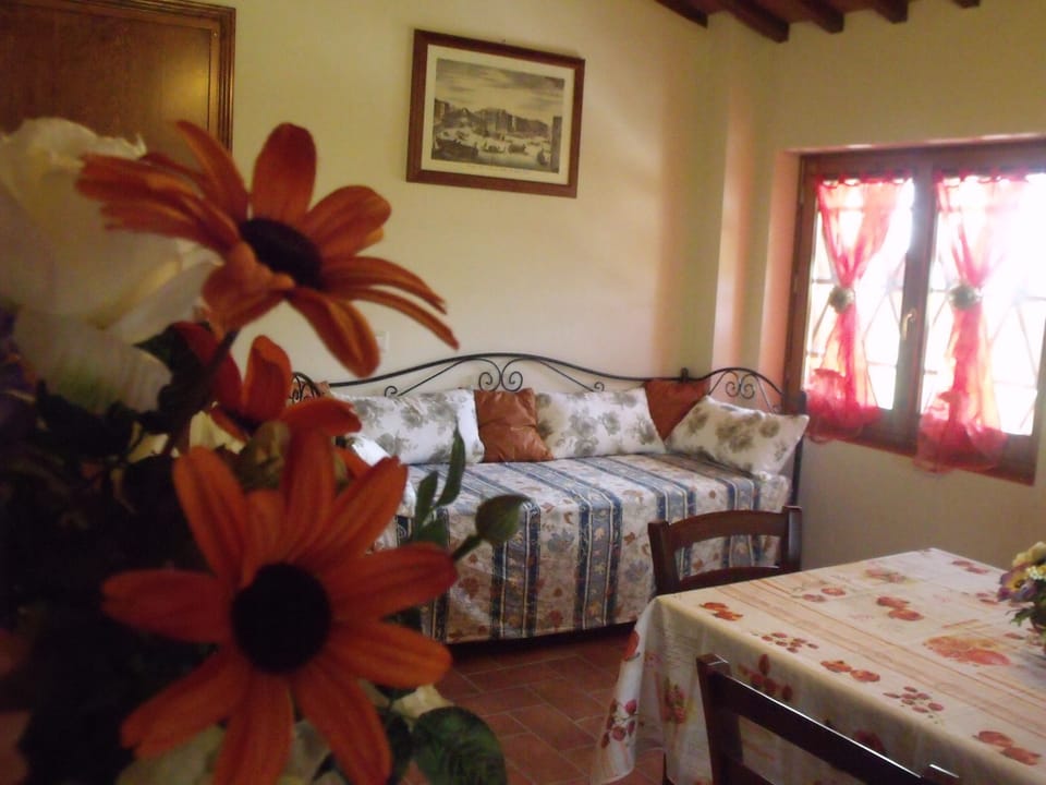 Family Apartment, 1 Bedroom, Kitchenette (L'Oliveta) | Free WiFi, bed sheets, wheelchair access