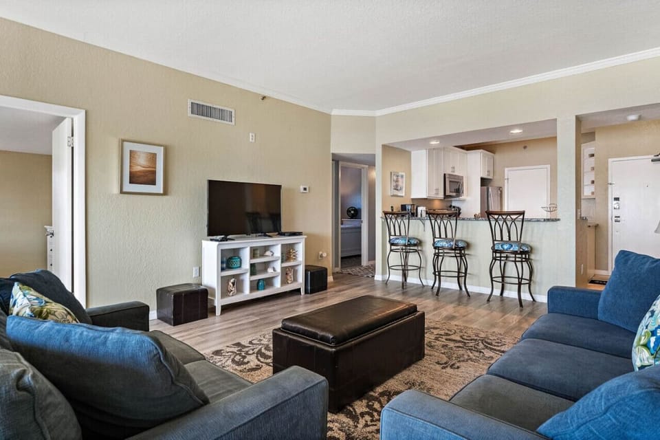 Living Area with Breakfast Bar