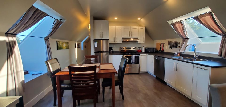 The large skylights capture both morning and evening light
