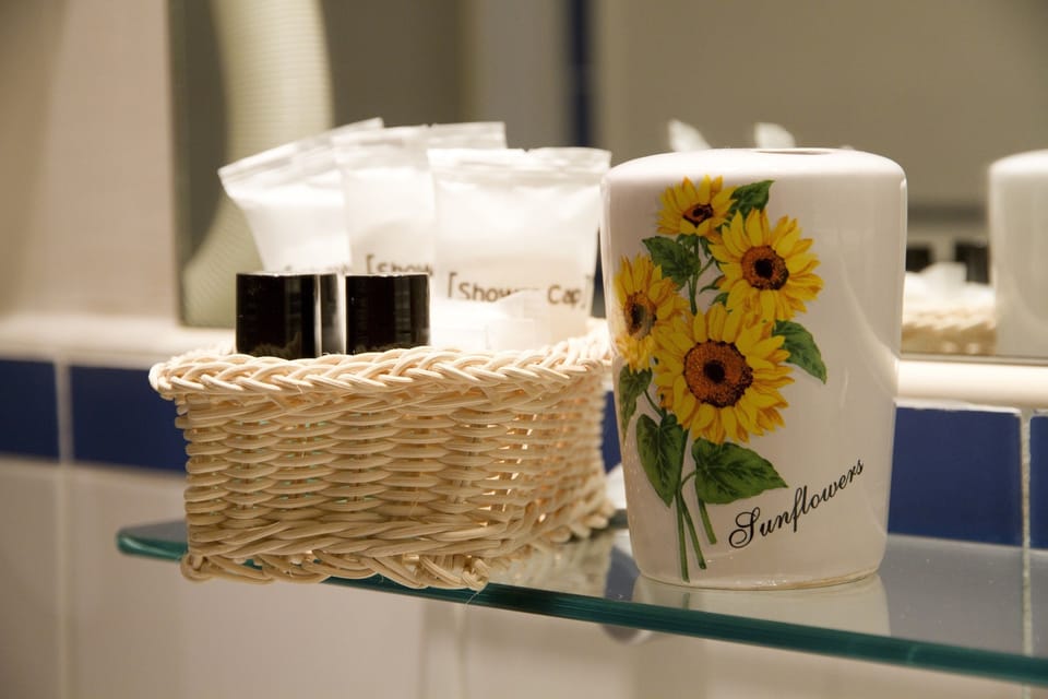 Premium bedding, pillowtop beds, free minibar, in-room safe