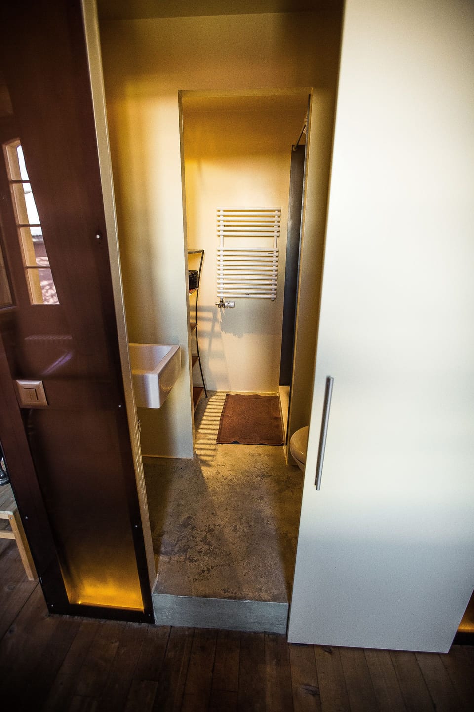 Suite | Bathroom | Shower, free toiletries, hair dryer, bathrobes