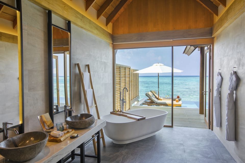 Separate tub and shower, deep soaking tub, rainfall showerhead