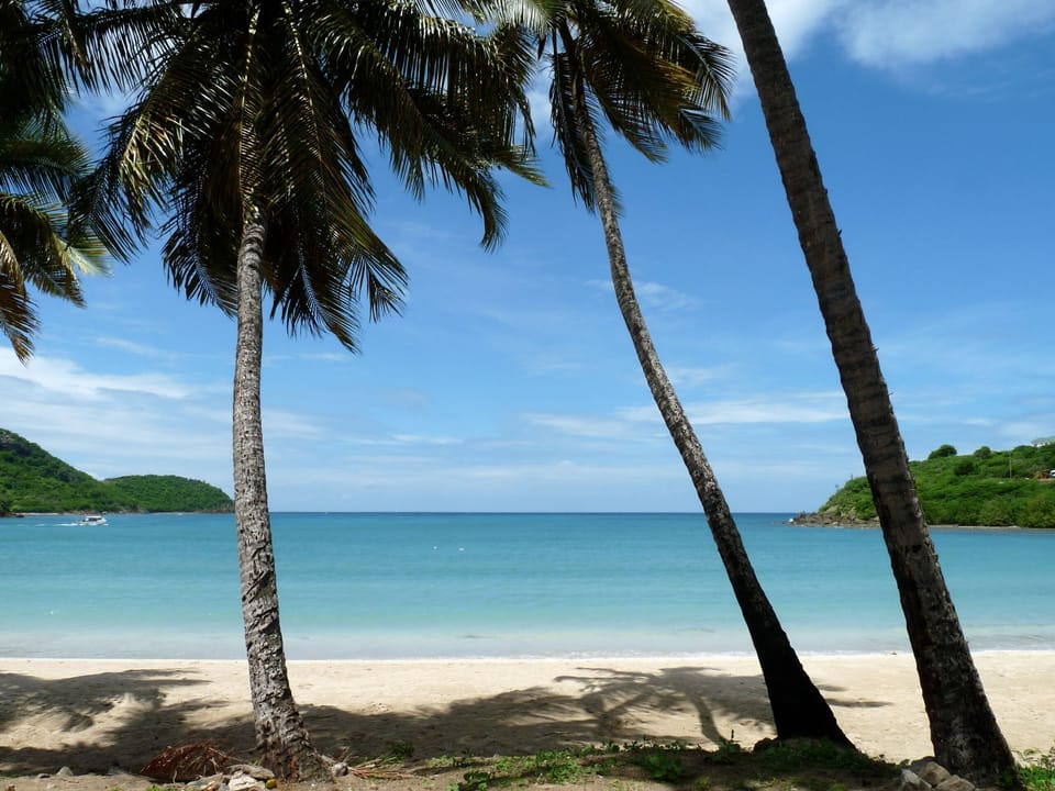 Carlisle Bay - West Coast Beach, 10 minutes drive from the cabin